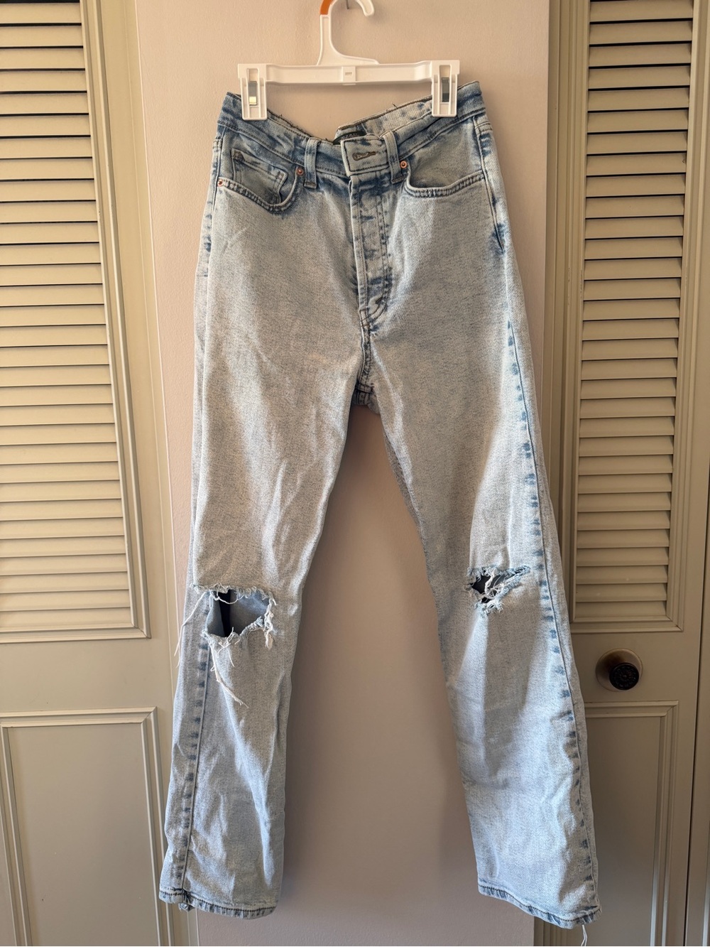 wild fable Light Blue Distressed Straight-Leg Jeans